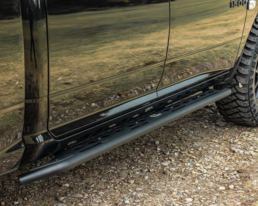 SS072 – IRONMAN 4X4 Nerf Bar, With Step Plates 2 Inch Round Tube Bent Powder Coated Black Steel With End Caps Frame M...
